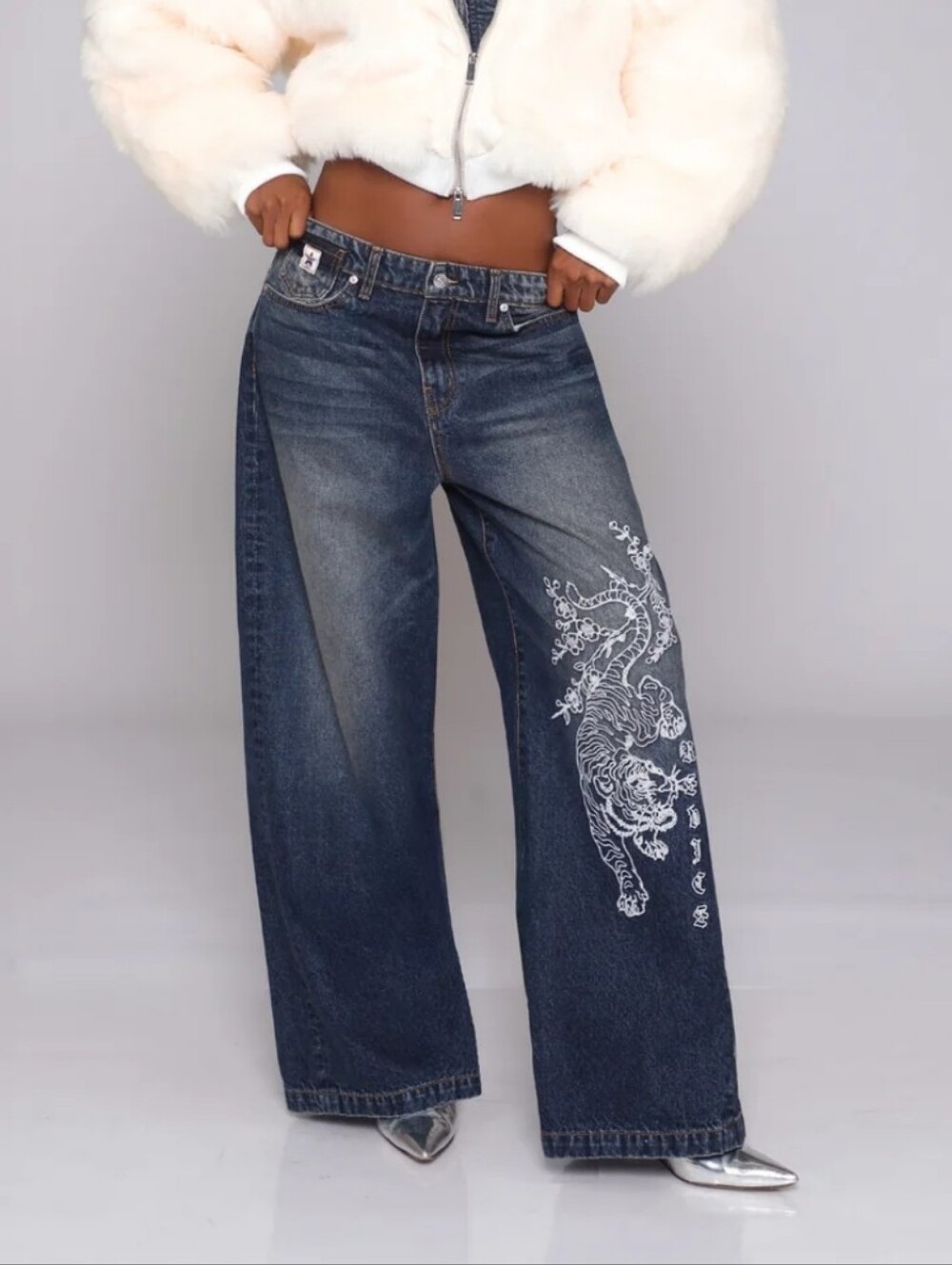 REVICE Loose Baggy Wide Leg Jeans Indie Sleeze Y2K Vibe Embroidered Tiger Sz 28